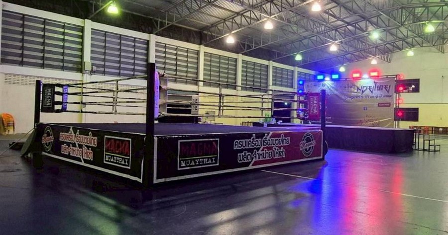 Main stage and Catwalk for rent 02